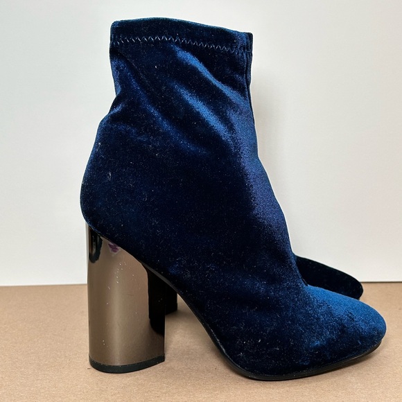 ALDO Velvet Blue Booties - Size 5 - Picture 2 of 5